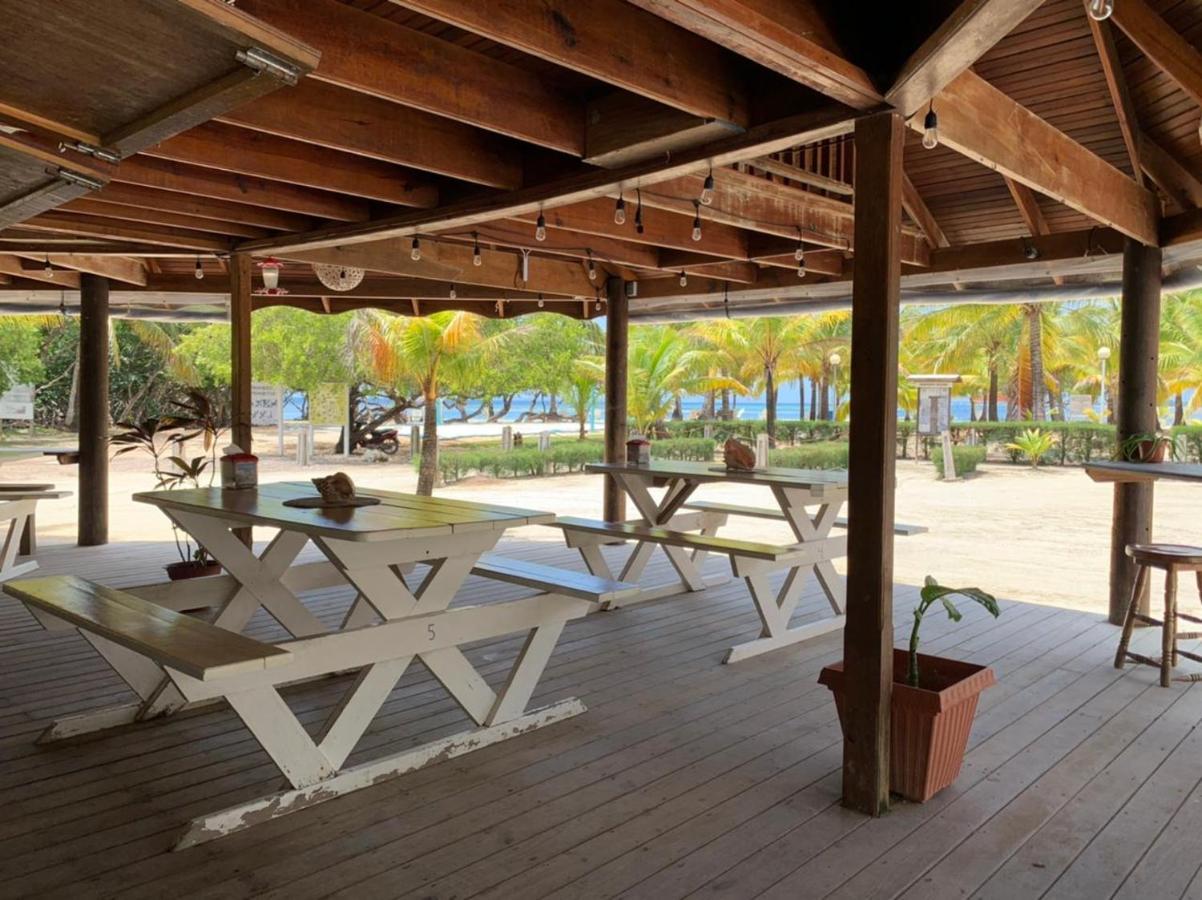 Sea Eye Hotel - Laguna Building Утіла Екстер'єр фото