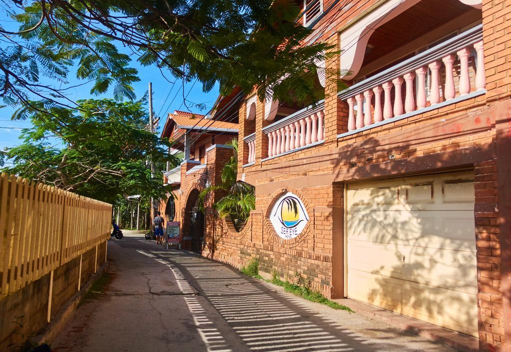 Sea Eye Hotel - Laguna Building Утіла Екстер'єр фото