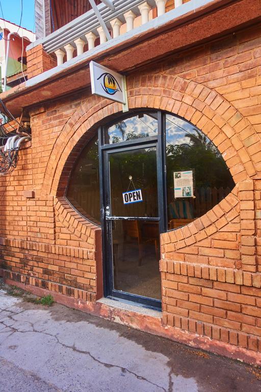 Sea Eye Hotel - Laguna Building Утіла Екстер'єр фото
